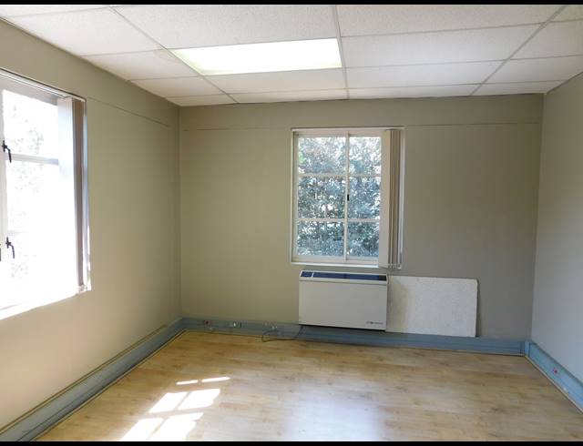 375M² OFFICE TO LET IN HYDE PARK